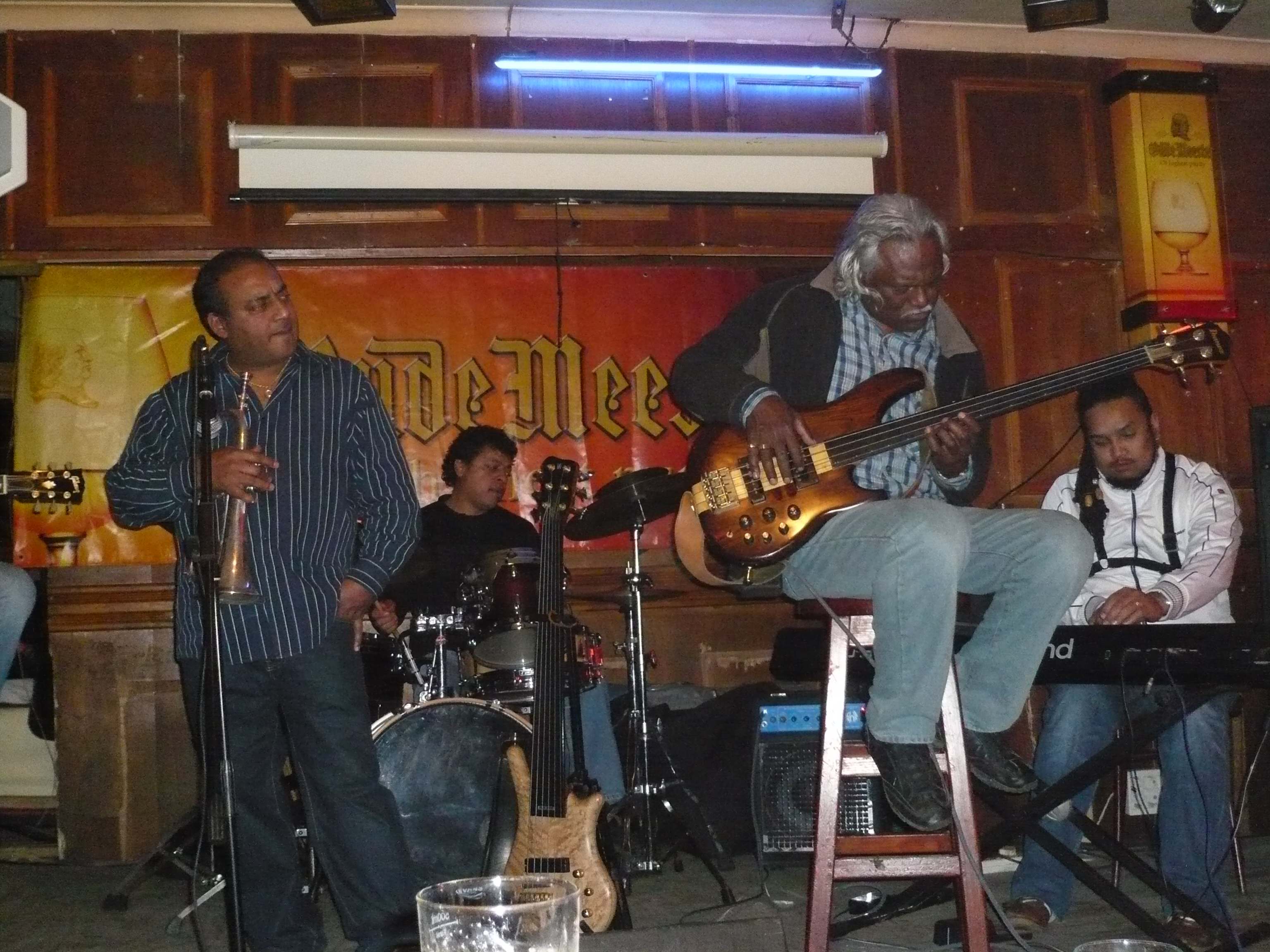 Jazz in Cape Town /static/Jazz/p1010577.jpg
