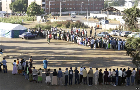 Rock, Paper, Scissors /static/Zimbabwe/queue_466ap.jpg