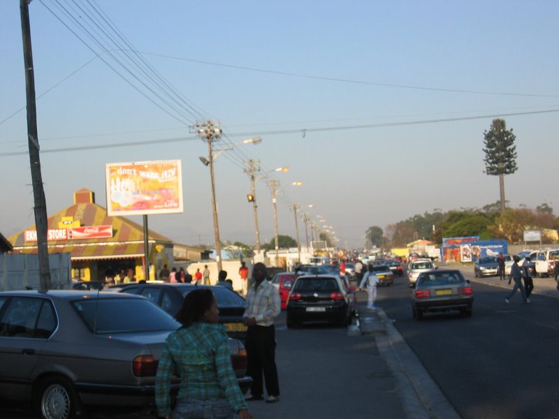 Klipfontein Rd with a cellphone mast on the right